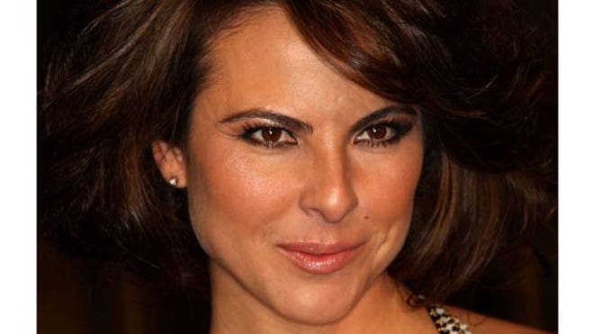 KATE DEL CASTILLO TWITTER.jpg